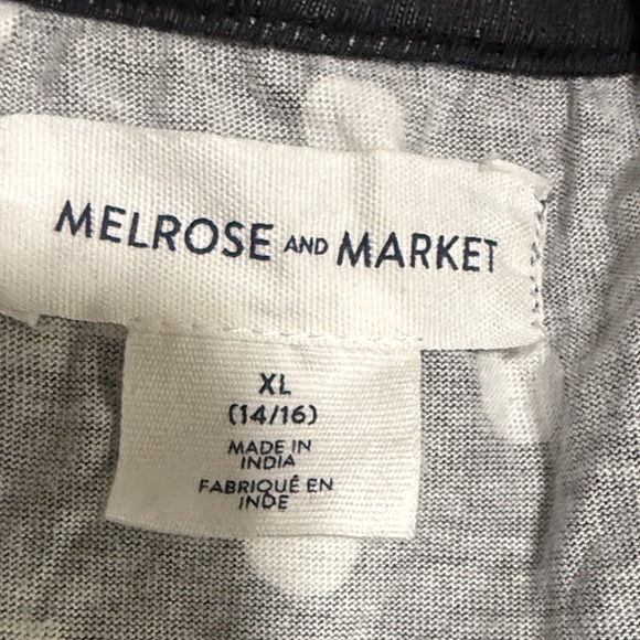 Melrose and Market Gray and White Patterned Top - Picture 2 of 6